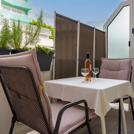 For 2 People - Split Region With Sea View - Close To Commodities