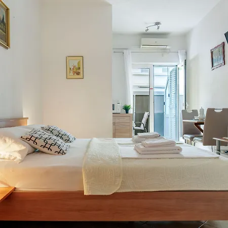 For 2 People - Split Region With Sea View - Close To Commodities Baska Voda