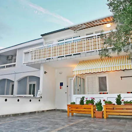 Apartment For 2 People - Split Region With Sea View - Close To Commodities *